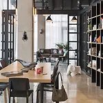 Moxy Katowice Airport 3*