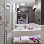 Moxy Katowice Airport Hotel