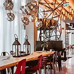 Moxy Katowice Airport 3*