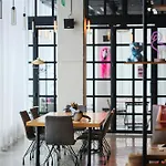 Hotel Moxy Katowice Airport