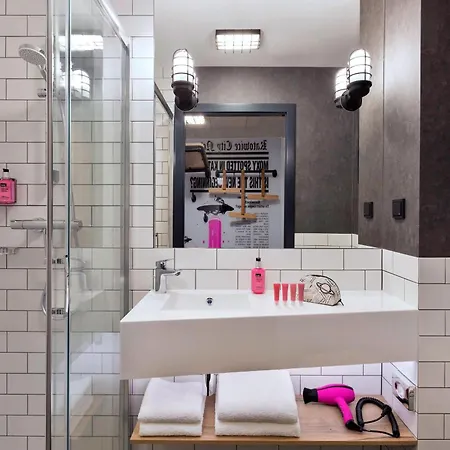 Moxy Katowice Airport فندق بيجوفيتسا