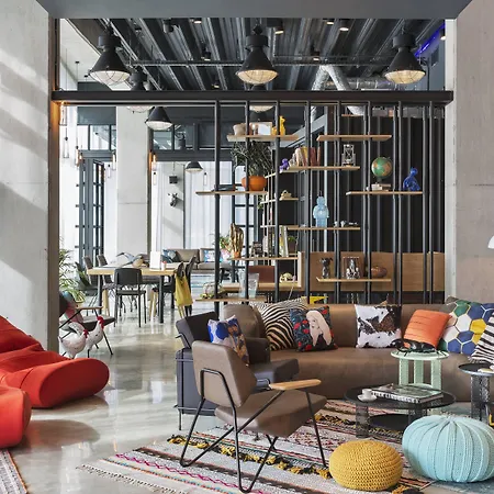 Moxy Katowice Airport Hotel 3*