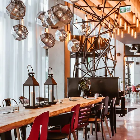 Moxy Katowice Airport 3*