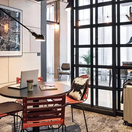 Moxy Katowice Airport 3*