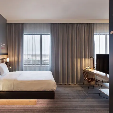 Moxy Katowice Airport فندق