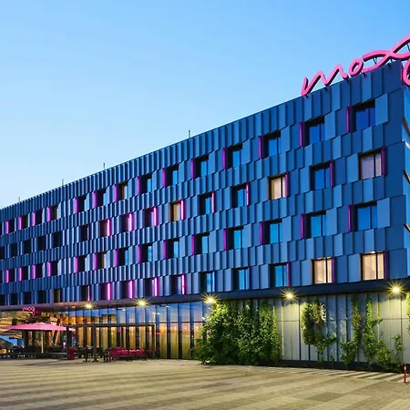 מלון Moxy Katowice Airport 3*