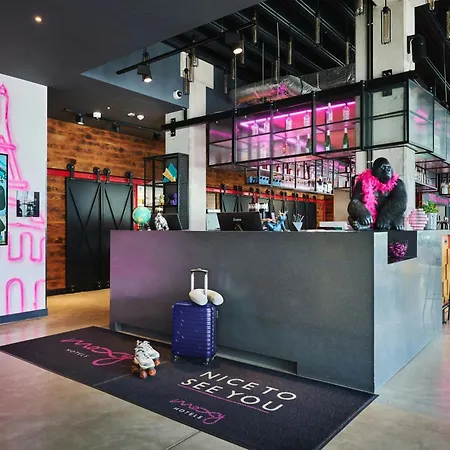 Hotel Moxy Katowice Airport 3*