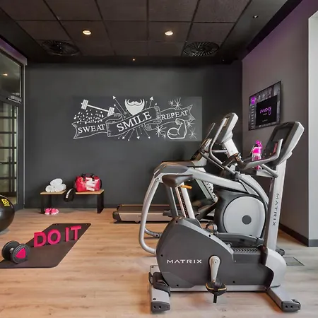 Moxy Katowice Airport 3*