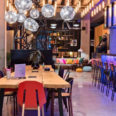Moxy Katowice Airport 3*