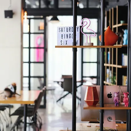 Moxy Katowice Airport Готель