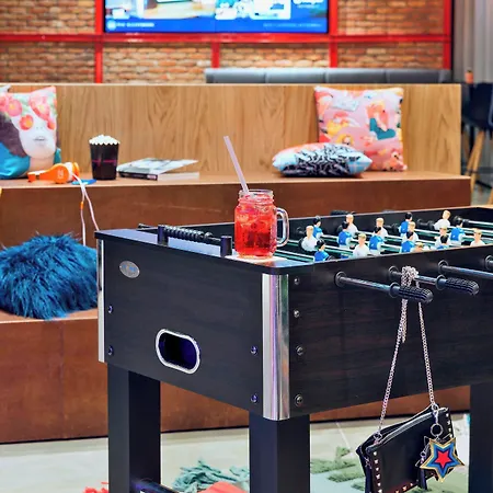 Moxy Katowice Airport Готель Піжовіце