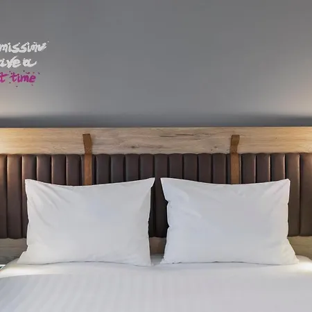 Moxy Katowice Airport Hotel 3*