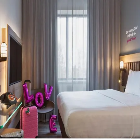 Hotel Moxy Katowice Airport 3*