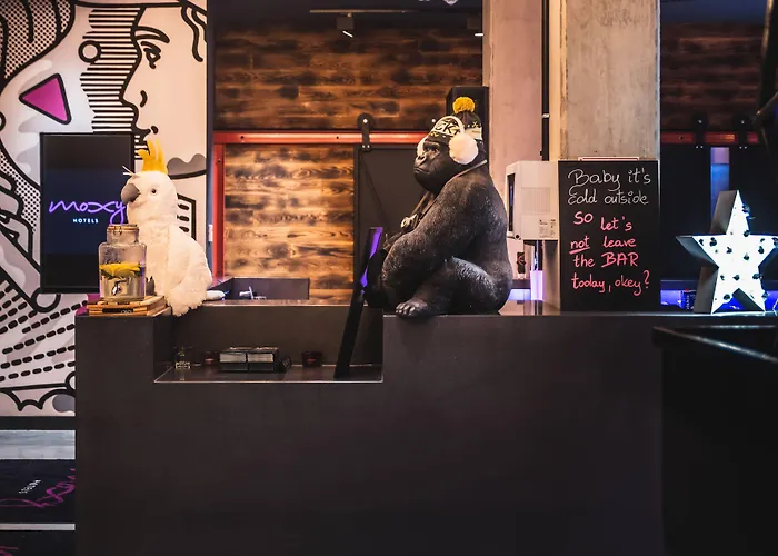 Moxy Katowice Airport מלון 3*