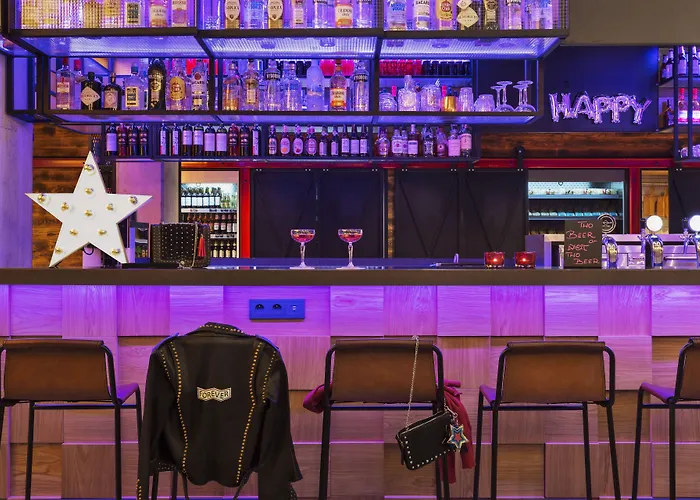 Moxy Katowice Airport מלון