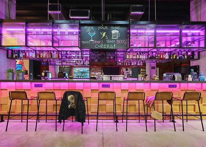 מלון Moxy Katowice Airport