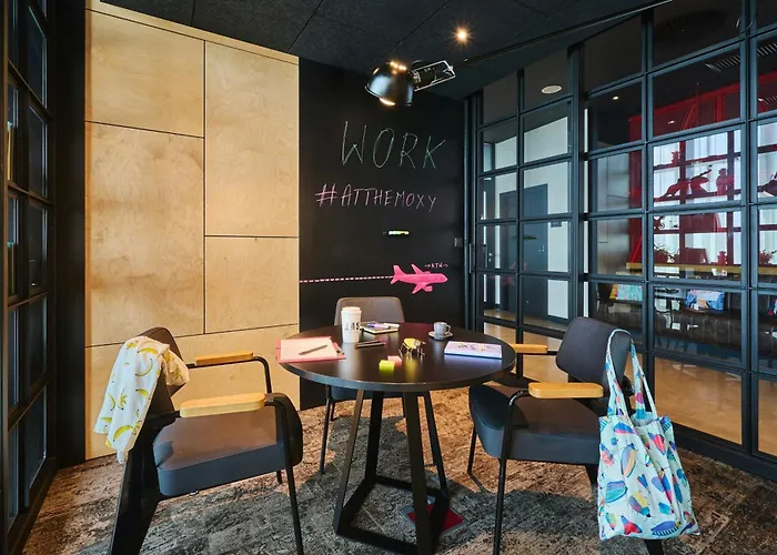 Hotel Moxy Katowice Airport 3*